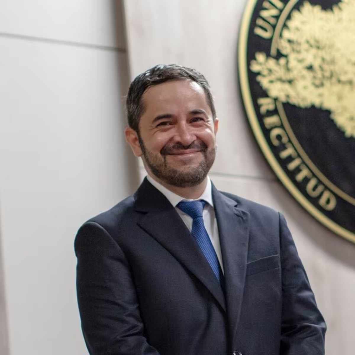 Dr. Rafael González
